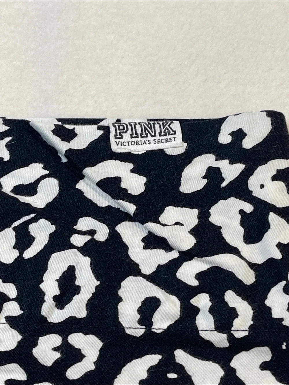 PINK Victoria's Secret Black & White Leopard Quilted COMFORTER 80 inches by 82
